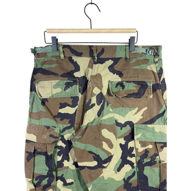 Vintage Camo Cargo Shorts 36