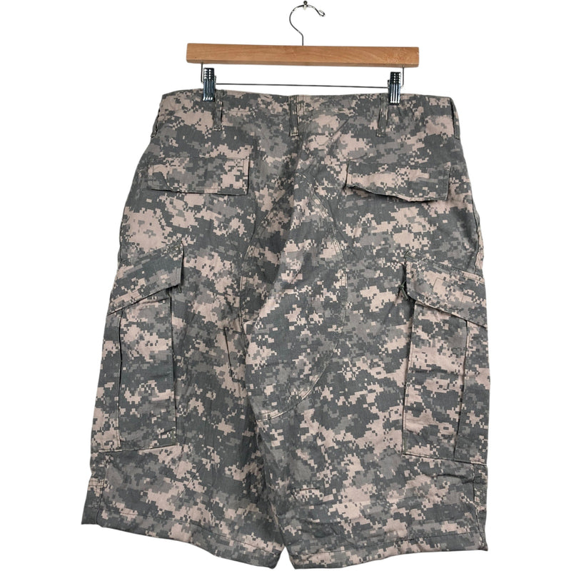 Vintage Camo Cargo Shorts Large