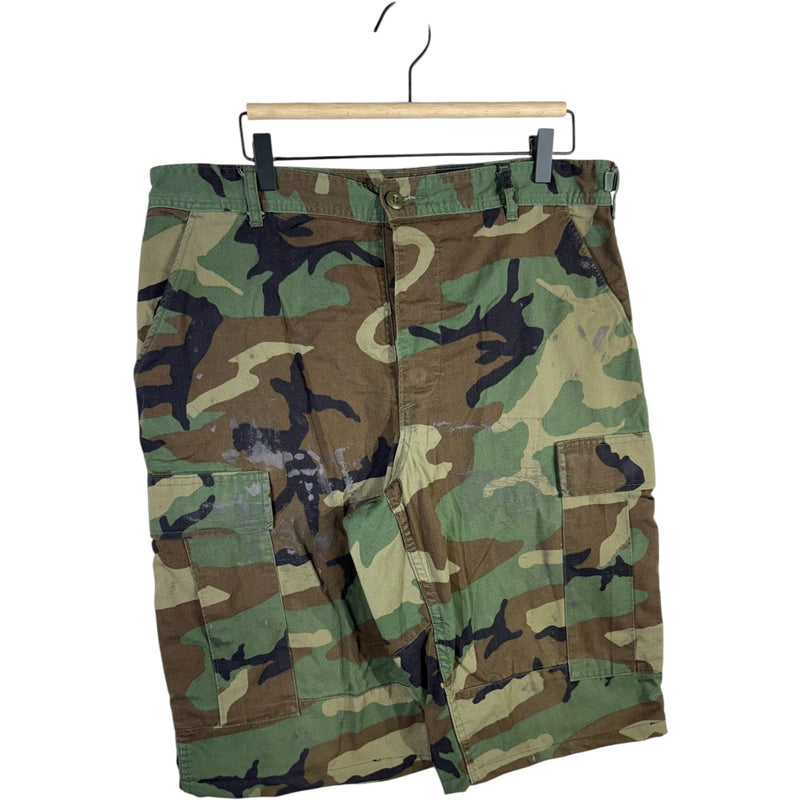 Vintage Camo Cargo Shorts 36