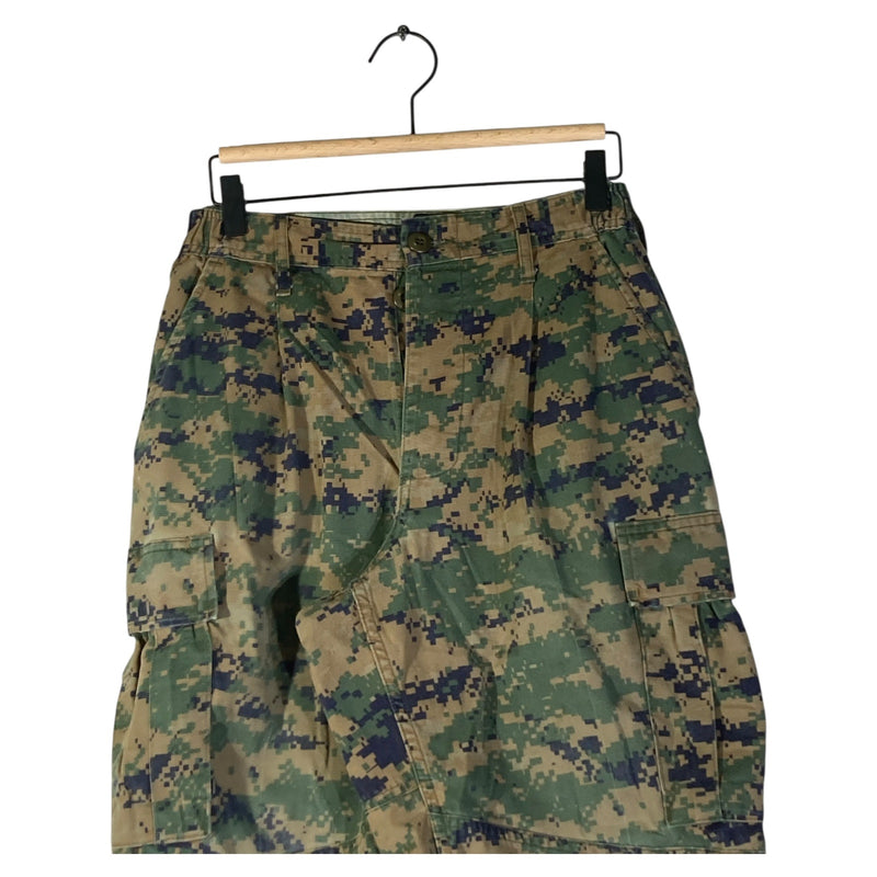 Vintage Camouflage Military Cargo Shorts 36