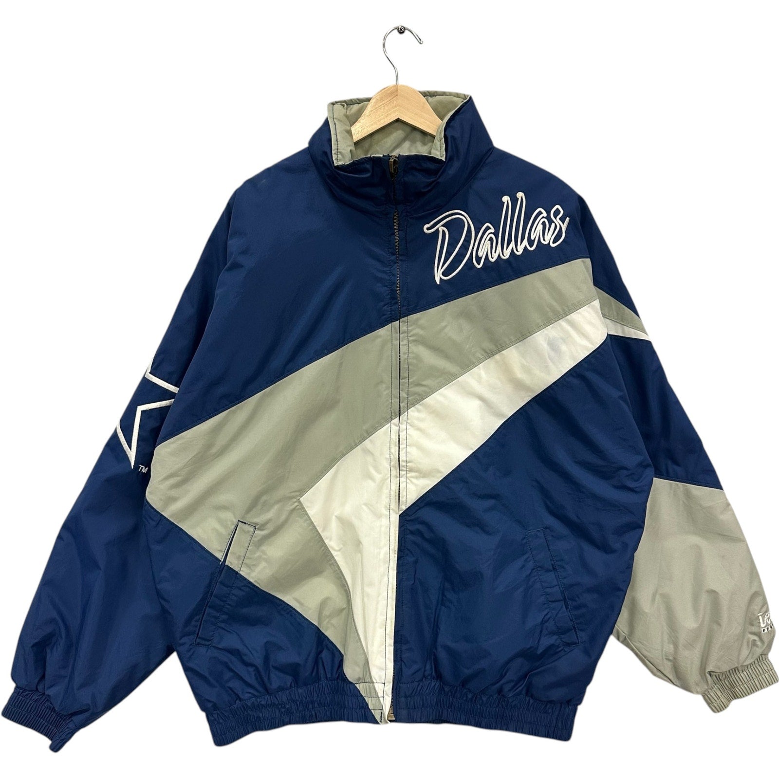 Vintage Dallas Cowboy Spellout NFL Puffer Jacket