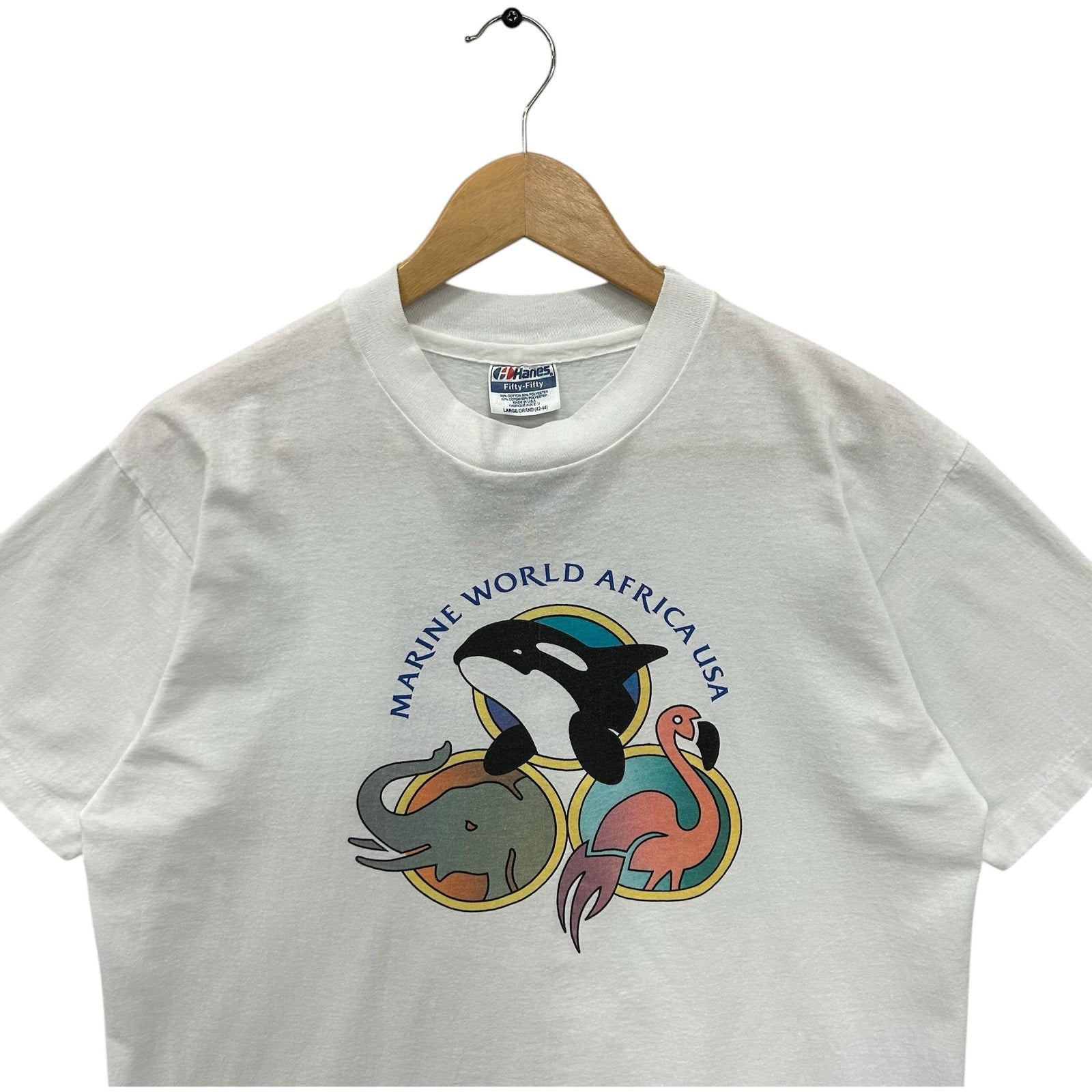 Vintage Marine World Africa USA Chevron Animals Souvenir Tee