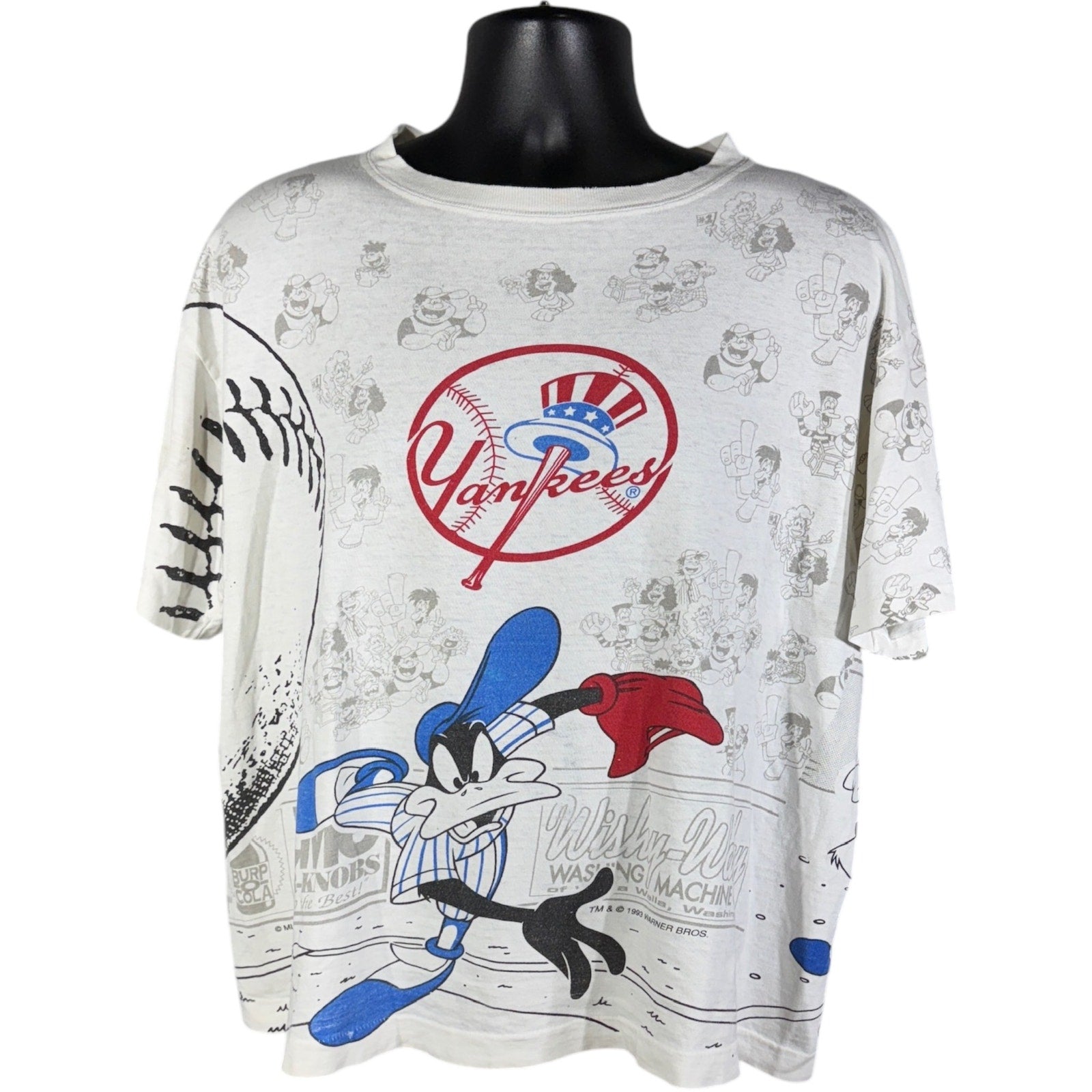 Vintage Looney Tunes Bugs & Daffy NY Yankess AOP MLB Tee 90s