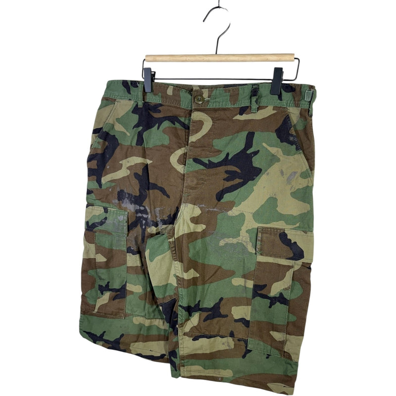 Vintage Camo Cargo Shorts 36