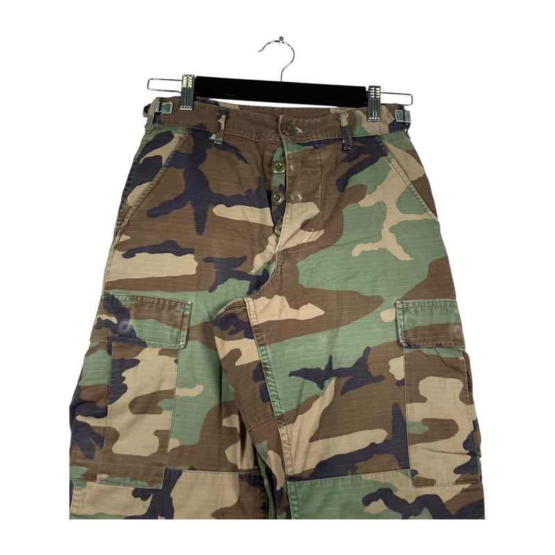 Vintage Women's Camo Cargo Shorts 26