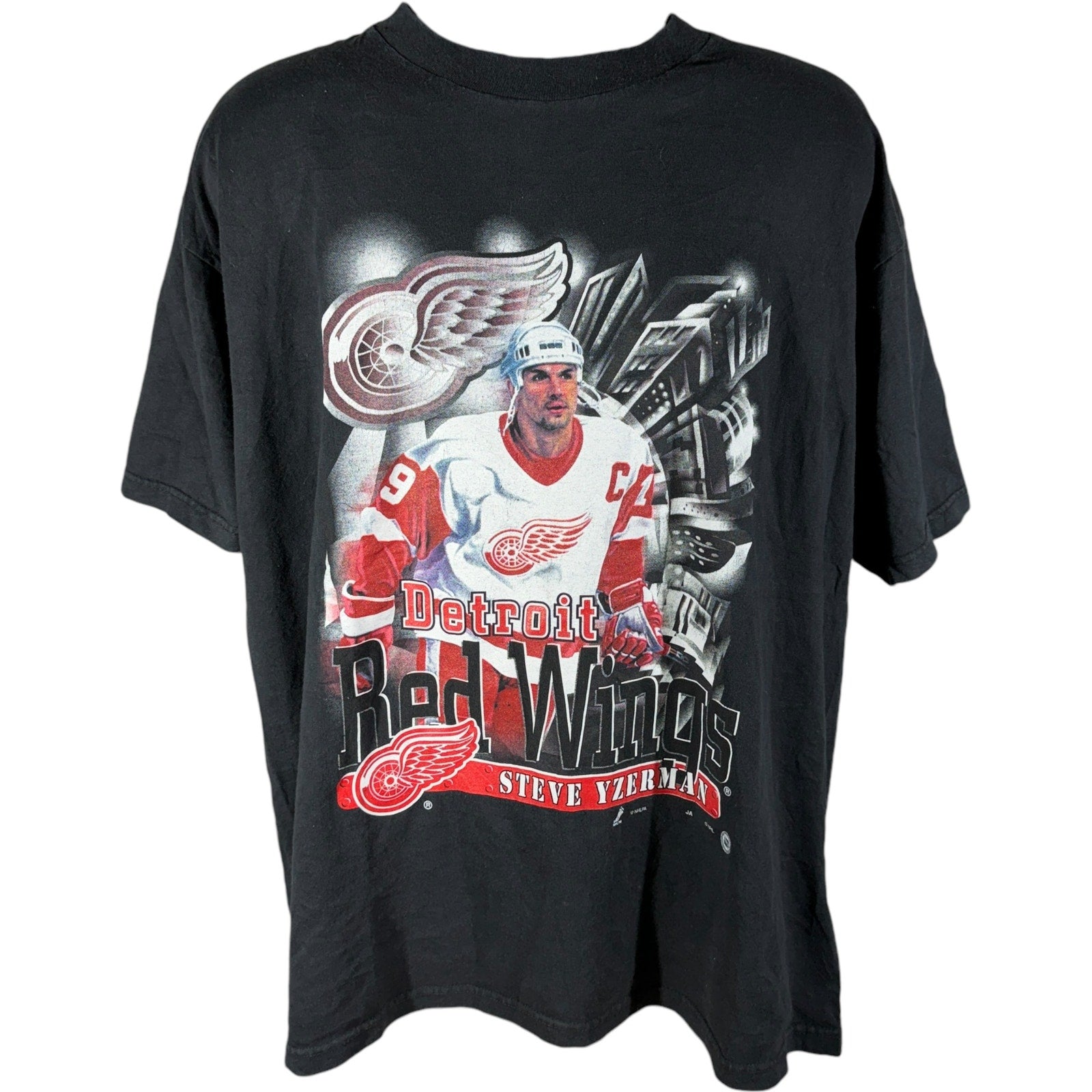 Vintage NHL Detroit Red Wings Steve Yzerman Tee