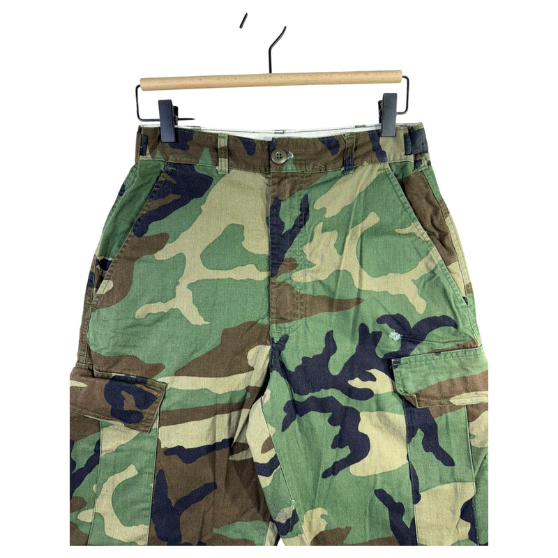 Vintage Cargo Camouflage Shorts 28