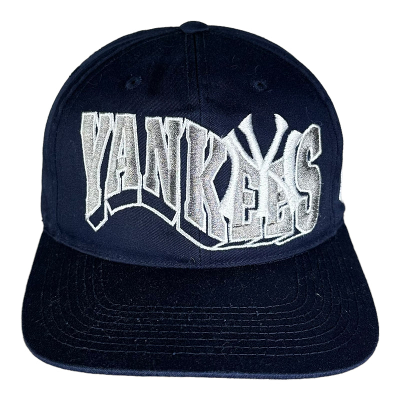 Vintage MLB New York Yankees Snapback Hat