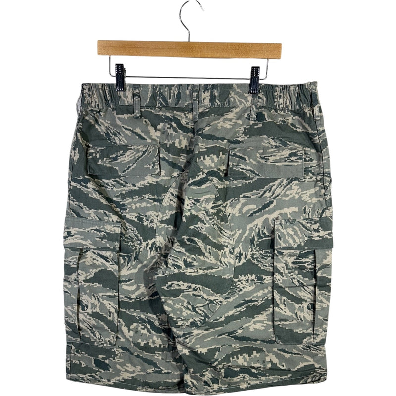 Vintage Tiger Stripe Camouflage Cargo Shorts 38