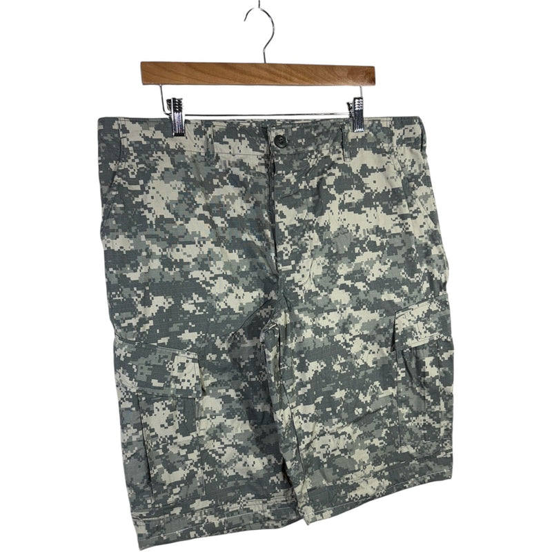 Vintage Digital Camo Adjustable Cargo Shorts 39