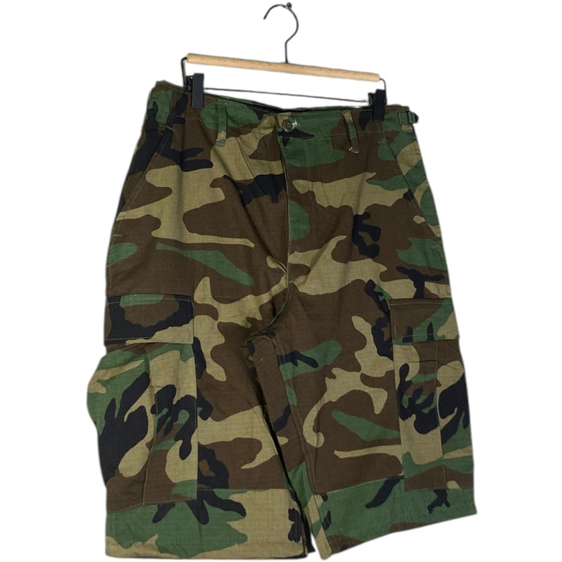 Vintage Camouflage Military Cargo Shorts Medium