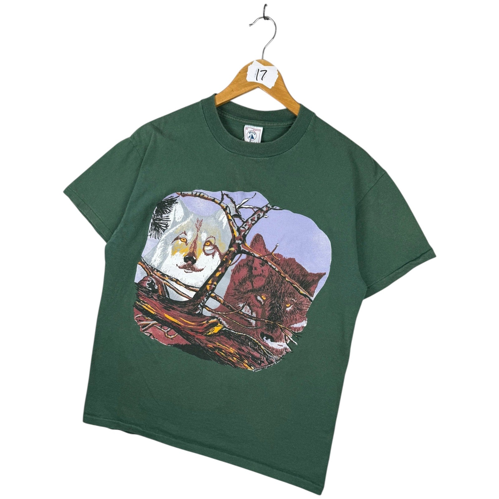 Vintage Wolf Wildlife Scene Graphic T-Shirt