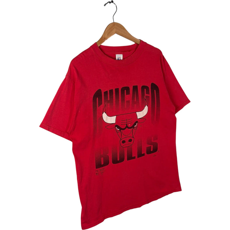 Vintage Logo 7 Chicago Bulls Spellout Logo Tee 90s