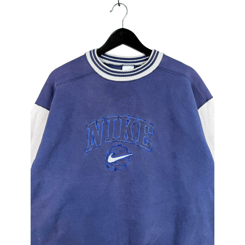 Vintage Nike Embroidered Logo Sweatshirt Crewneck