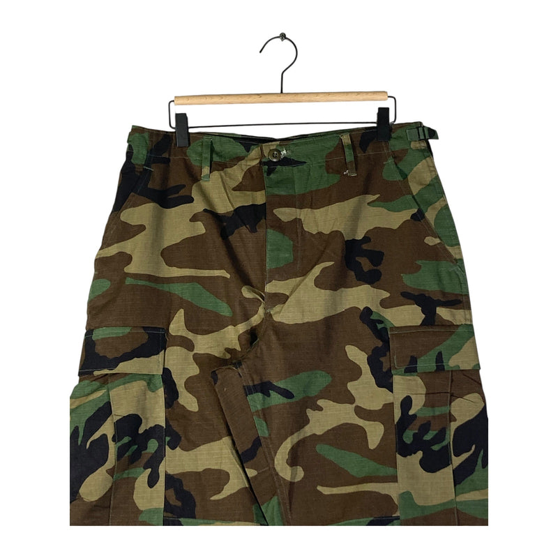 Vintage Camouflage Military Cargo Shorts Medium
