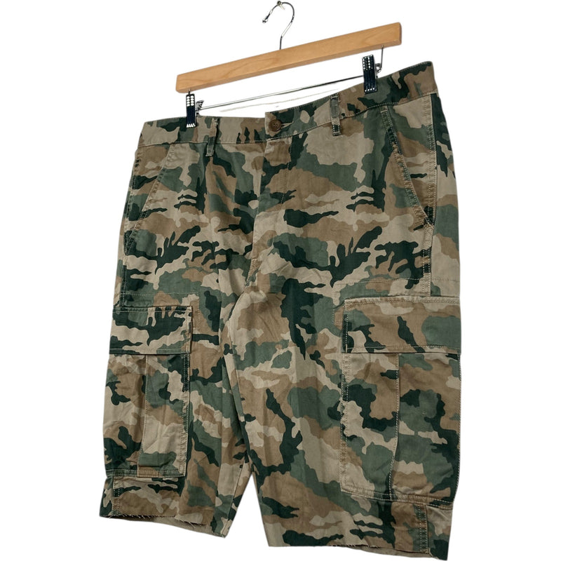 Vintage Camo Cargo Shorts 37