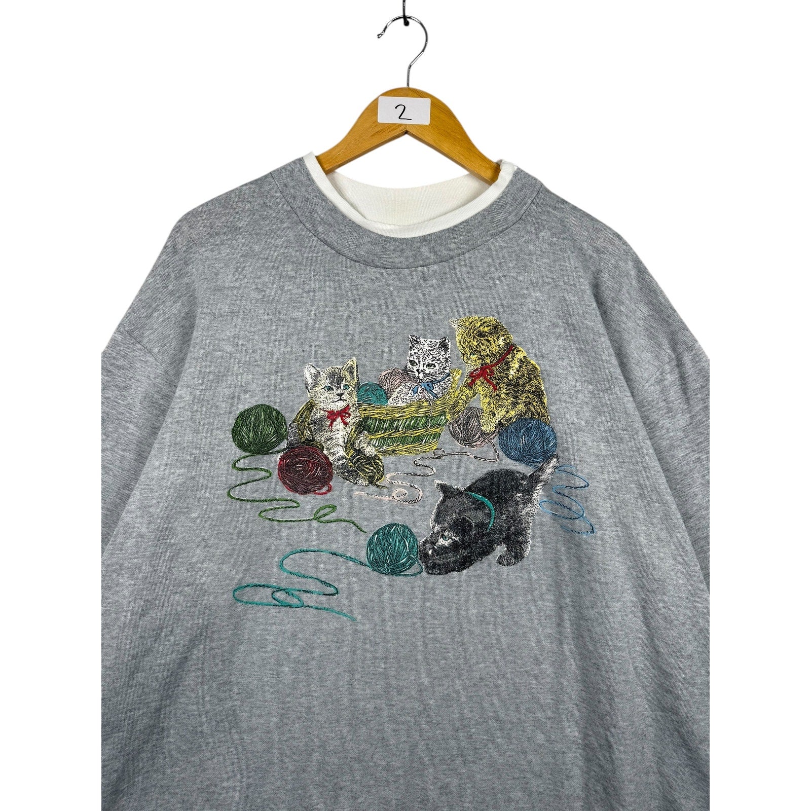 Vintage Kittens Playing Yarn Women's Crewneck
