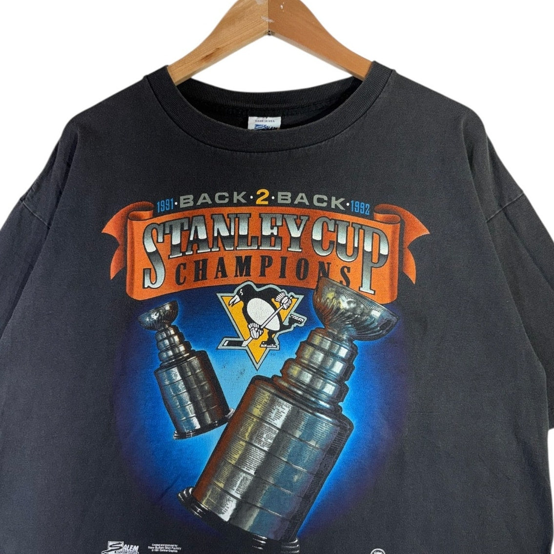 Vintage Salem Pittsburgh Penguins NHL Graphic T-Shirt