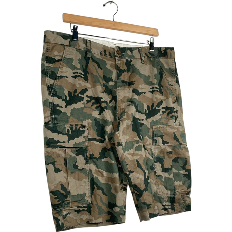 Vintage Camo Cargo Shorts 37