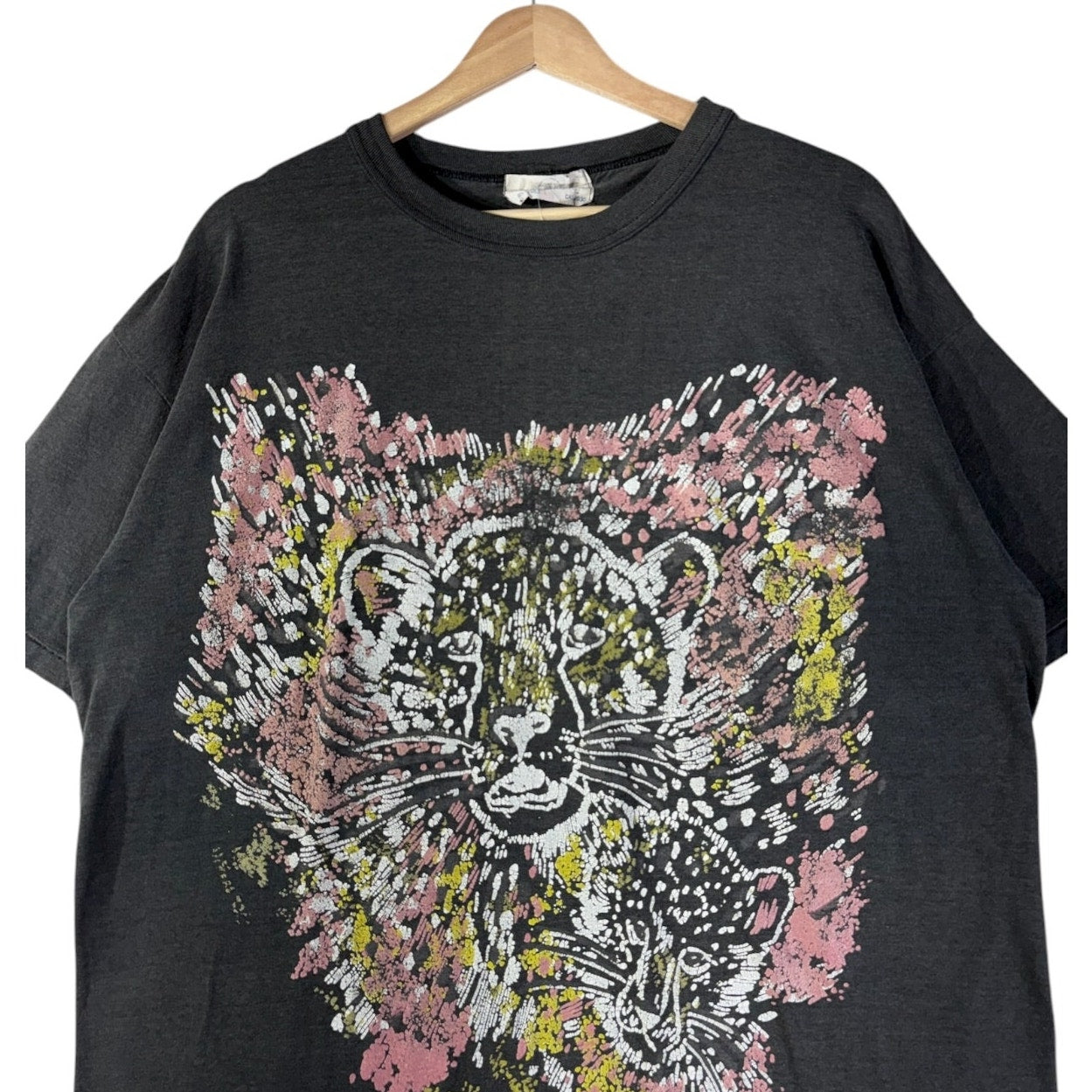 Vintage Abstract Leopard Graphic T-Shirt
