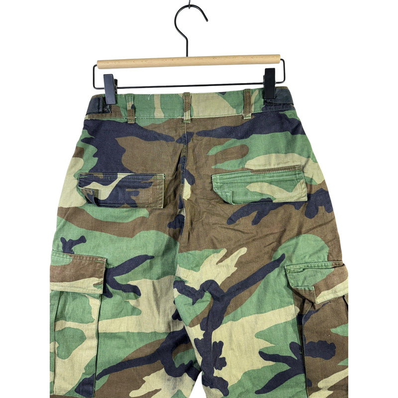 Vintage Cargo Camouflage Shorts 28