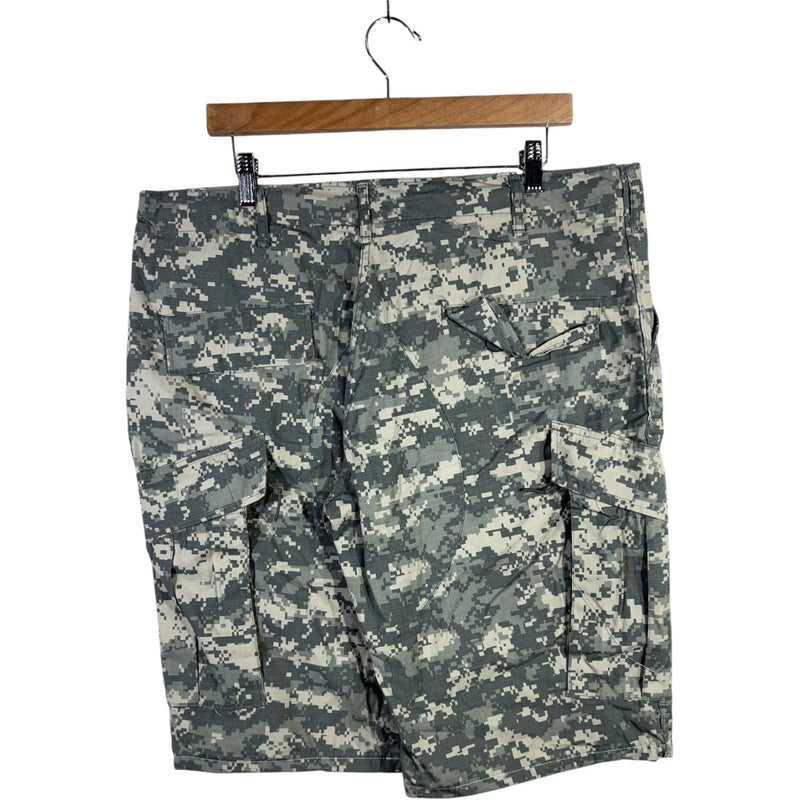 Vintage Digital Camo Adjustable Cargo Shorts 39