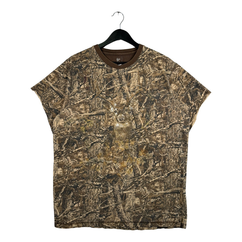Vintage North River Outfitters Deer Camo Hunting Graphic T-Shirt