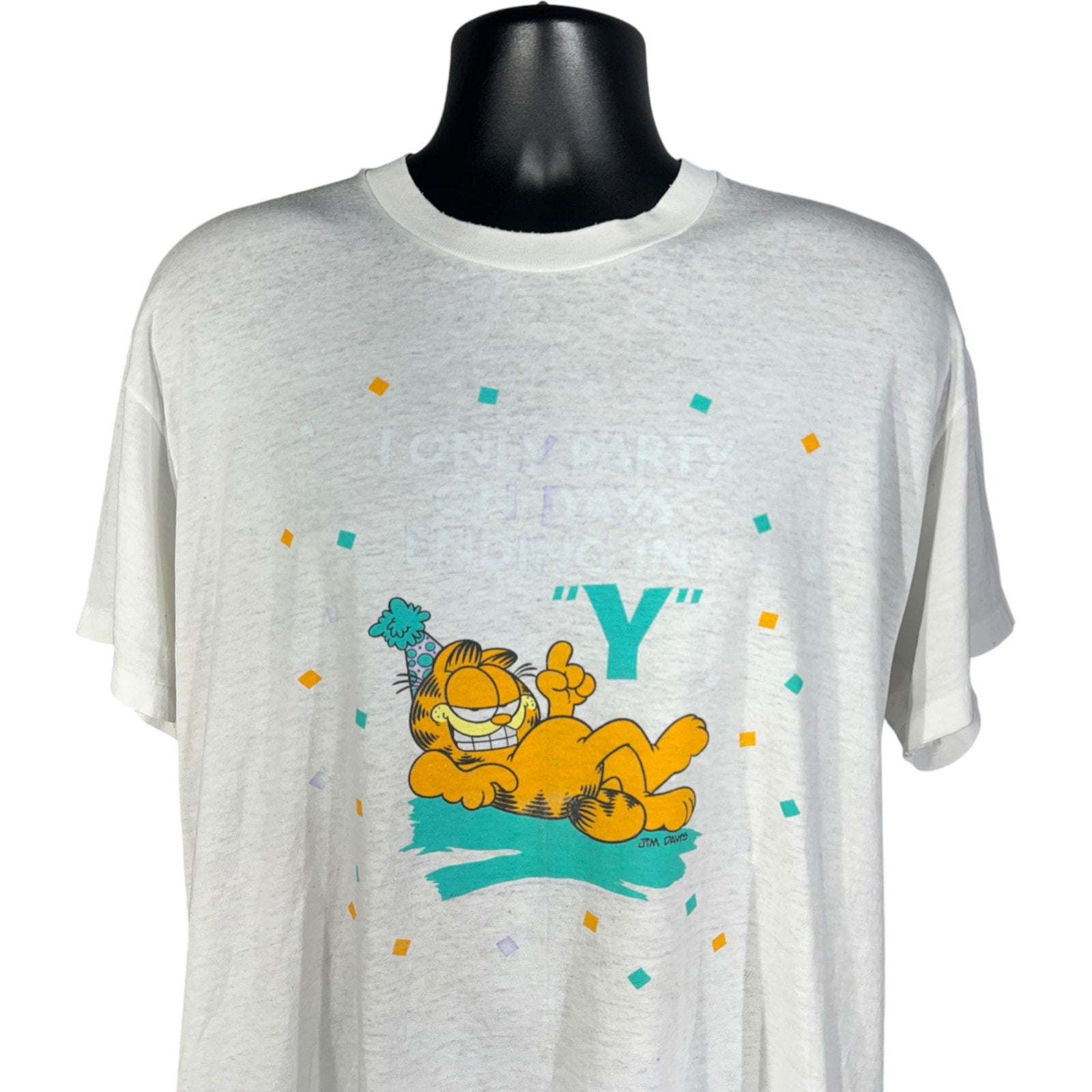 Vintage Garfield "I Only Party On Days Ending In Y" Tee