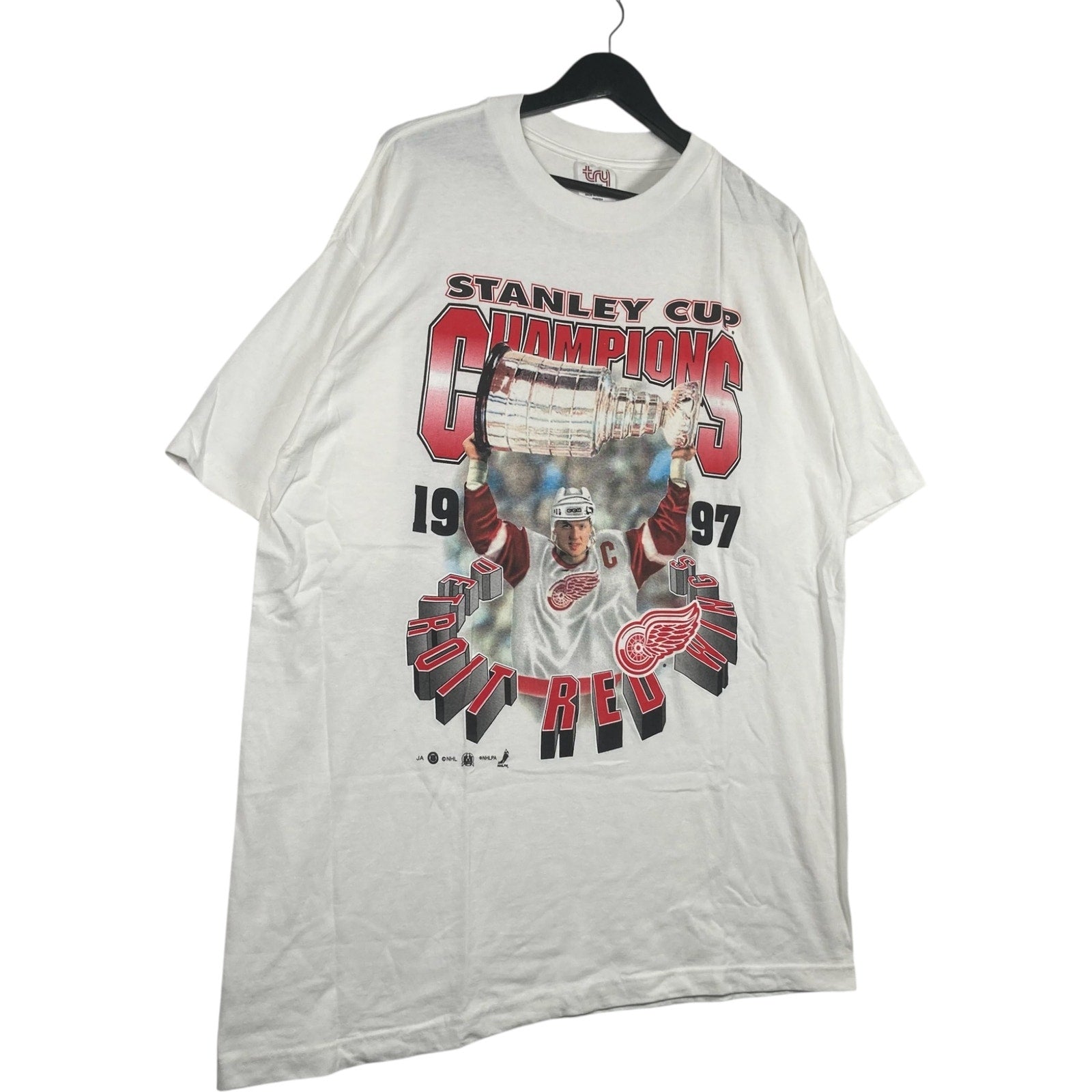 Vintage Detroit Red Wings Stanley Cup Champions NHL Tee 1997