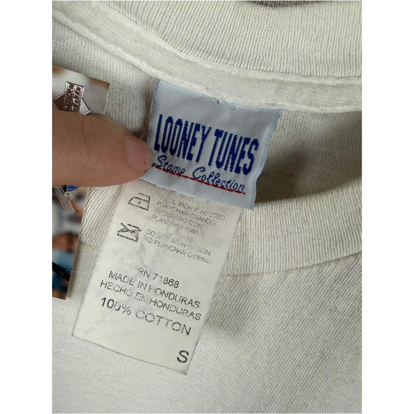 Vintage Looney Tunes Daffy Duck Tweety Definitely Collectible T-Shirt