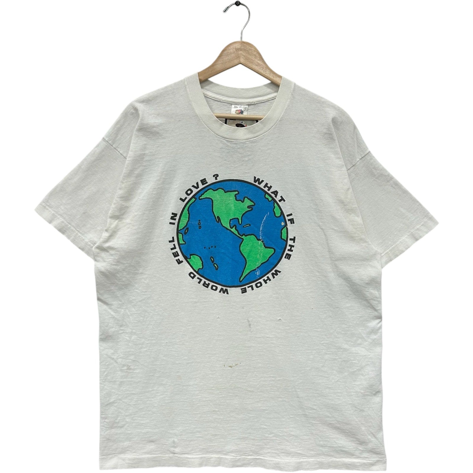 Vintage Berlin Travel Globe Souvenir Tee