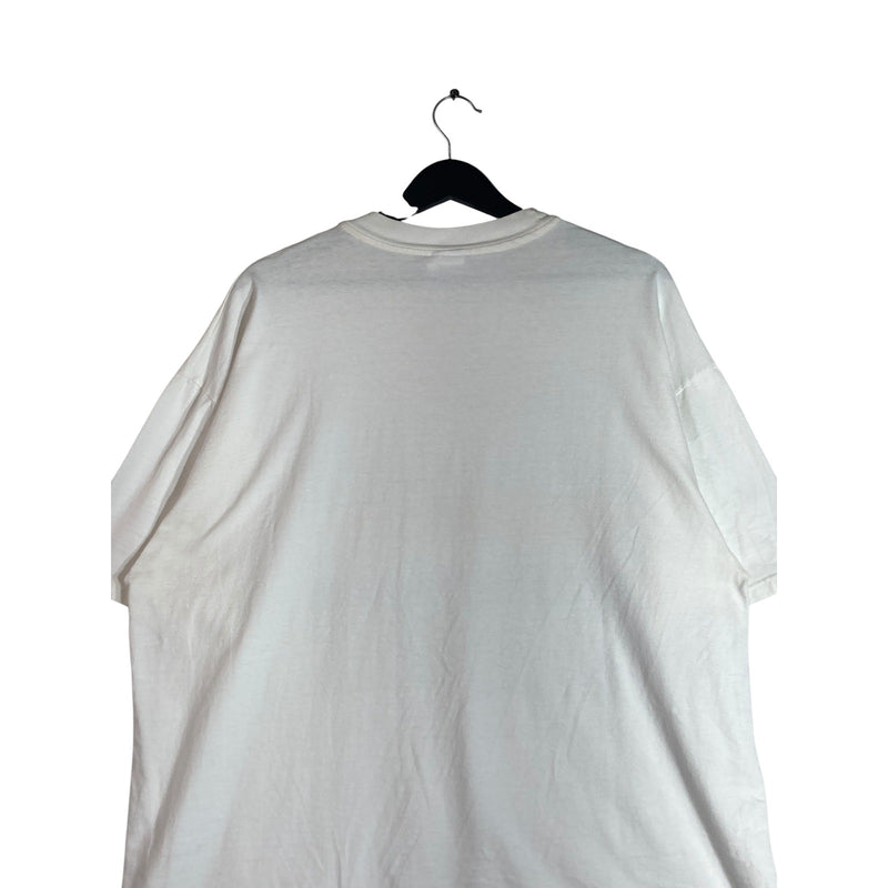 Vintage "Living Animal Species" T-Shirt