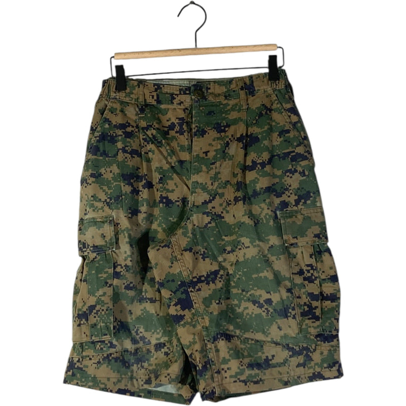 Vintage Camouflage Military Cargo Shorts 36