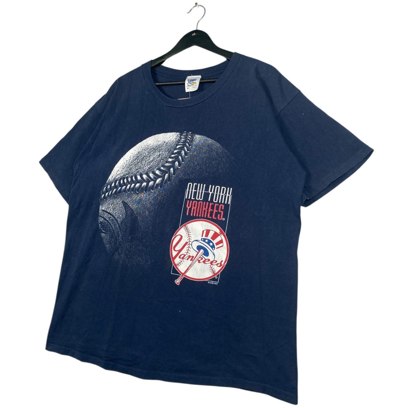 Vintage New York Yankees Baseball Graphic MLB T-Shirt 90s