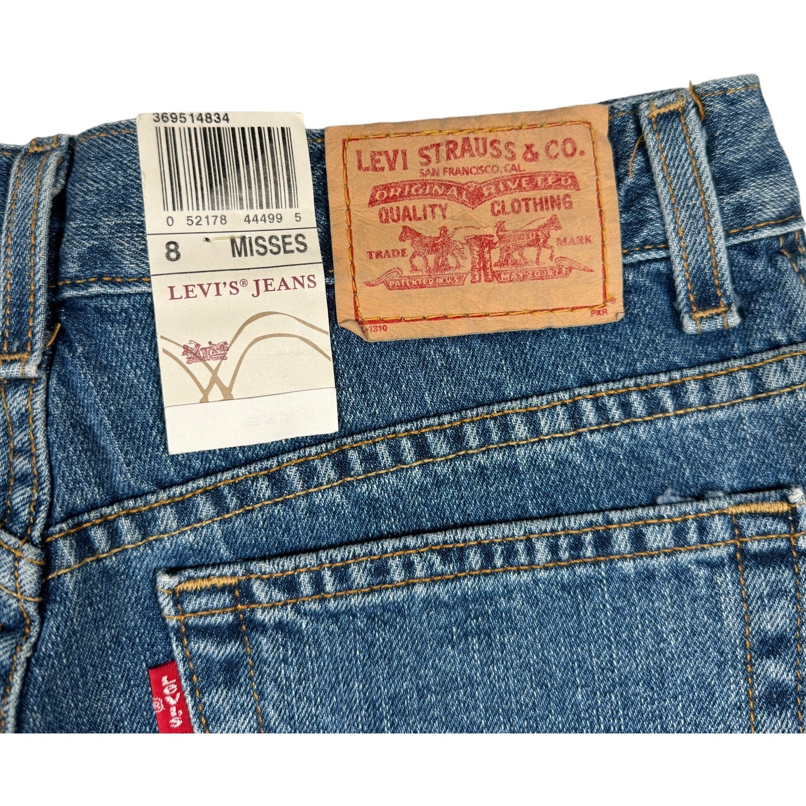 Vintage NWT Women's Levi's Denim Shorts 8