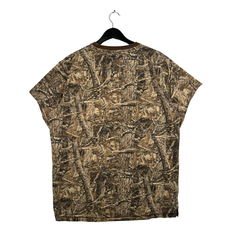 Vintage North River Outfitters Deer Camo Hunting Graphic T-Shirt