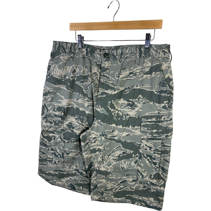 Vintage Tiger Stripe Camouflage Cargo Shorts 38